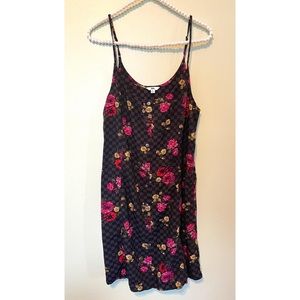 🍒2/$25 Vans checkerboard floral slip dress
